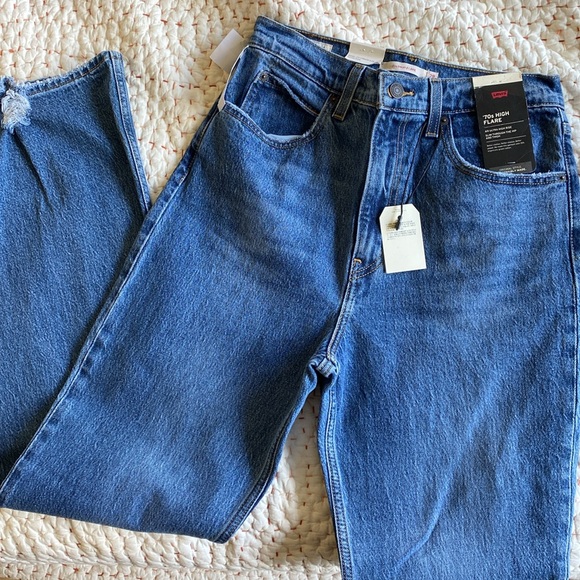 NWT Levi’s 70s High Flare Jeans from Aritzia 28x 32 - Picture 2 of 5